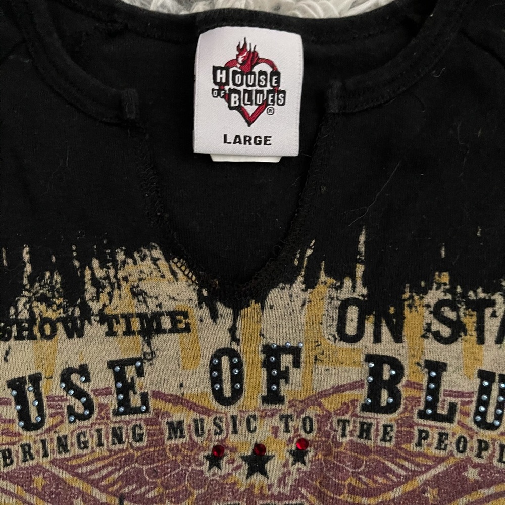 Shirt - Picture 2 of 3